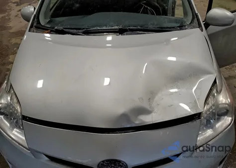 2015 Toyota Prius z USA, uszkodzony, nr VIN JTDKN3DUXF1932914